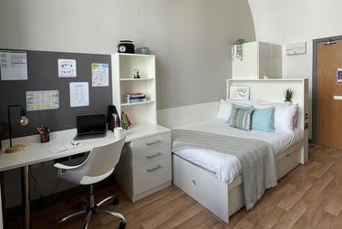 1 bed studio, College Square East, Holylands, Belfast, BT16DJ - Image 8